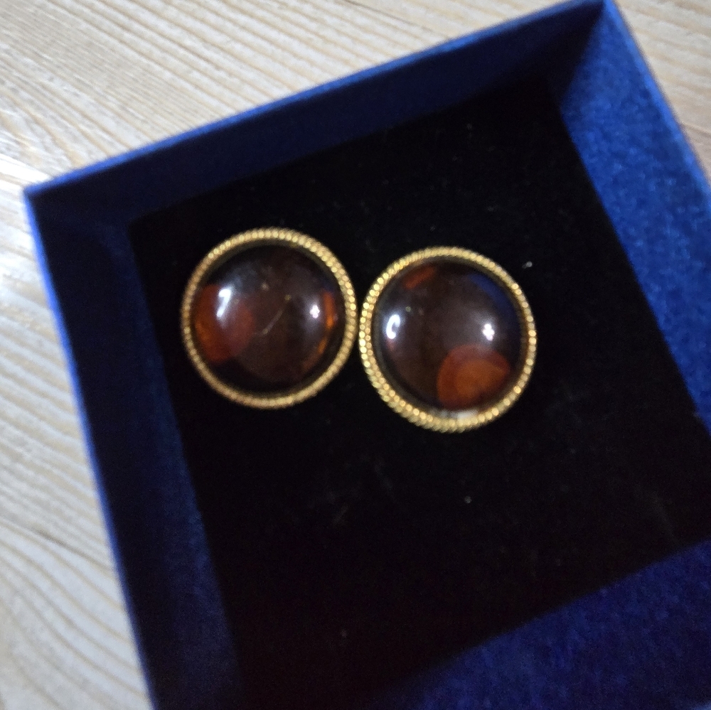 Vintage Gold Tone Clip-On Earrings
